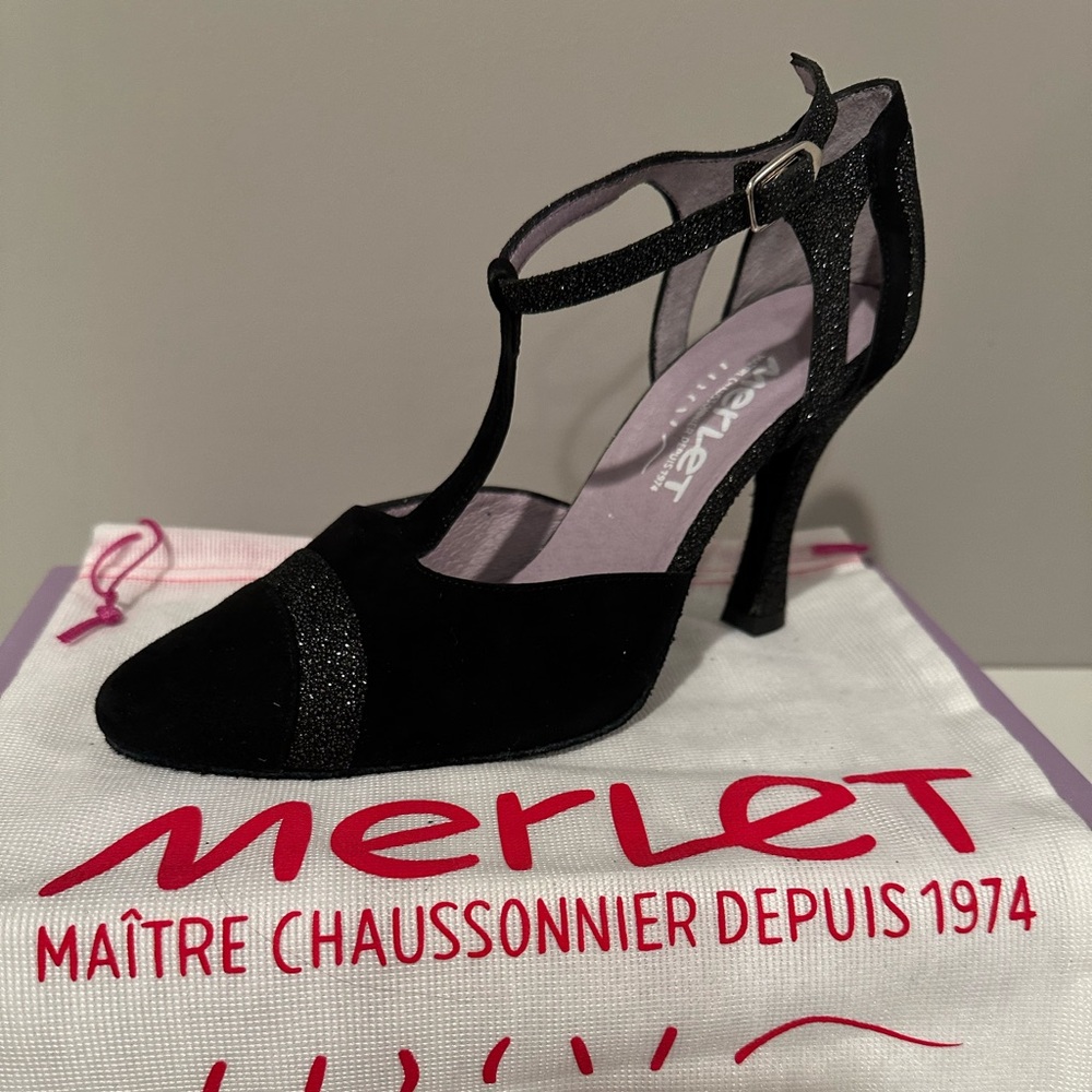 Black formal shoes